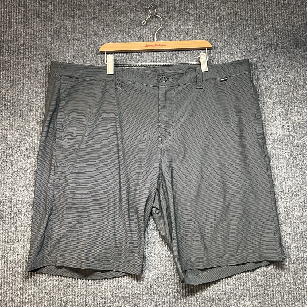 Travis Matthew Men's Golf Shorts Gray Black‎ Size 40 Activewear Lightweight